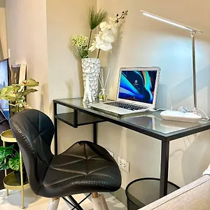 Aparthotel Uptown Parksuites